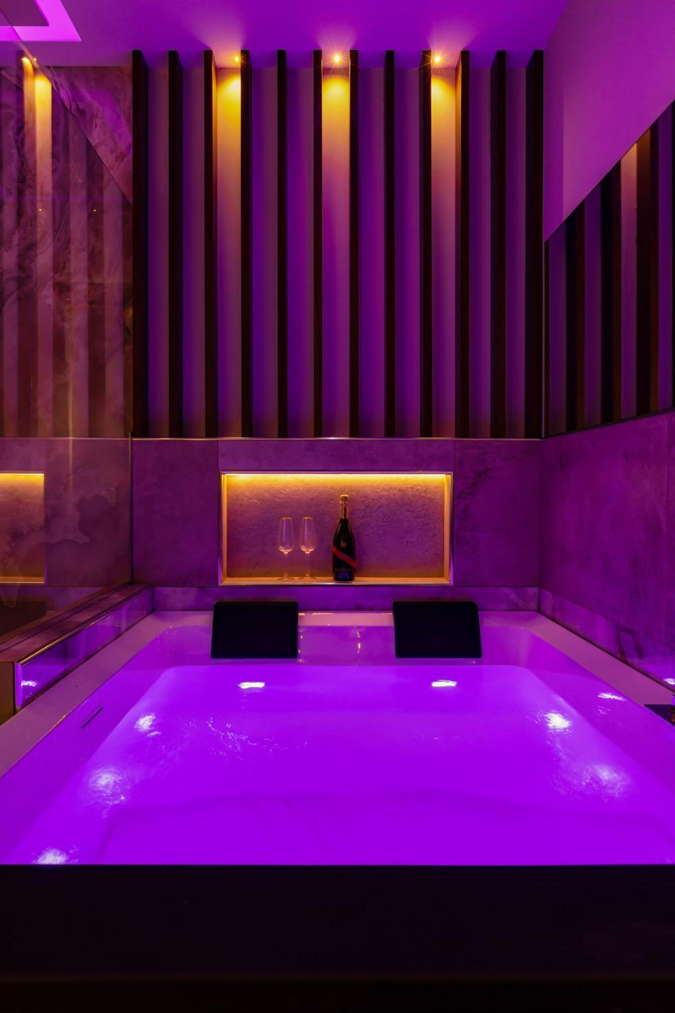 Albadea Deco&Jacuzzi Hotel Rome Bagian luar foto