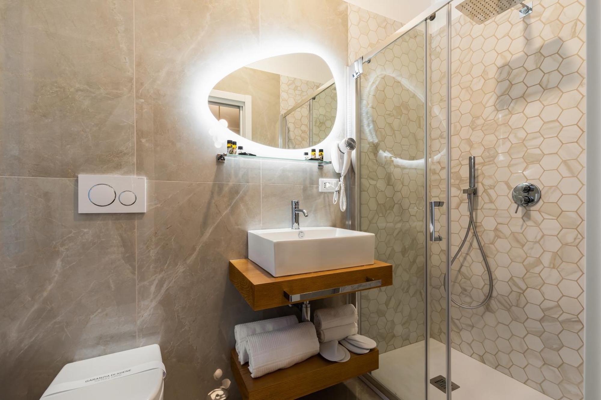 Albadea Deco&Jacuzzi Hotel Rome Bagian luar foto