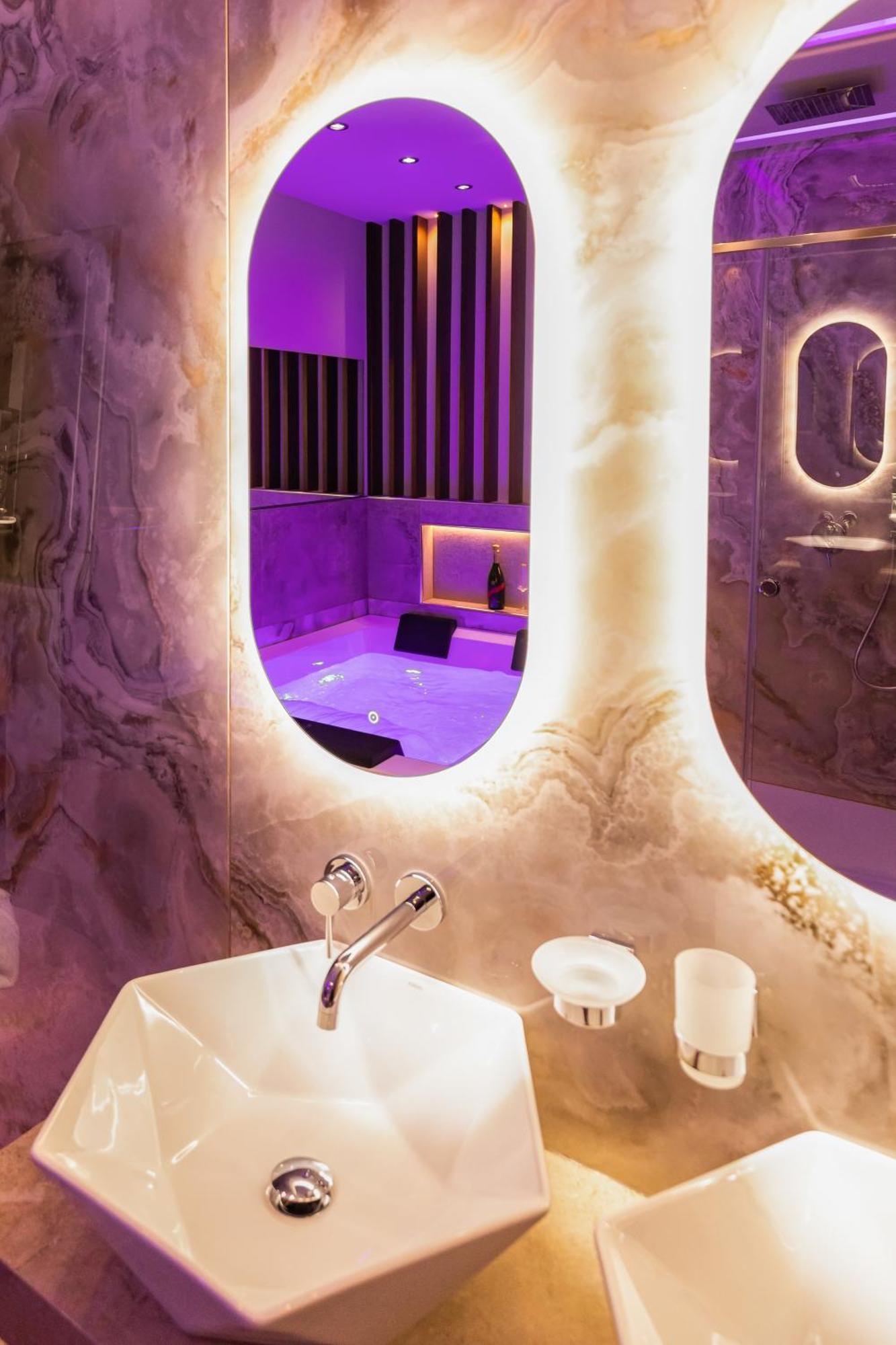 Albadea Deco&Jacuzzi Hotel Rome Bagian luar foto