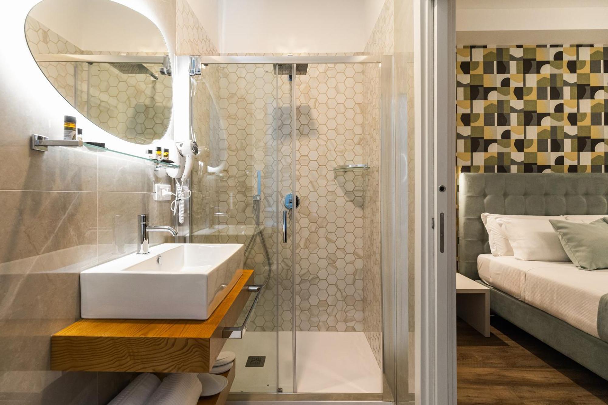 Albadea Deco&Jacuzzi Hotel Rome Bagian luar foto