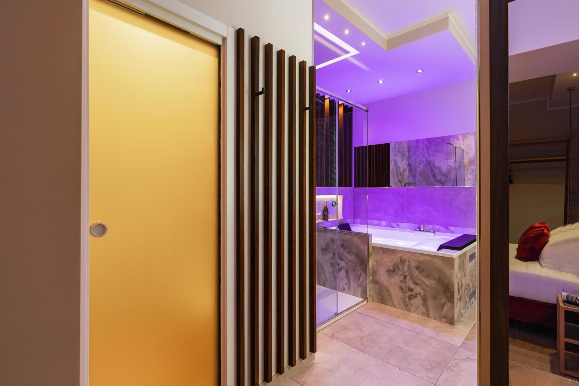 Albadea Deco&Jacuzzi Hotel Rome Bagian luar foto